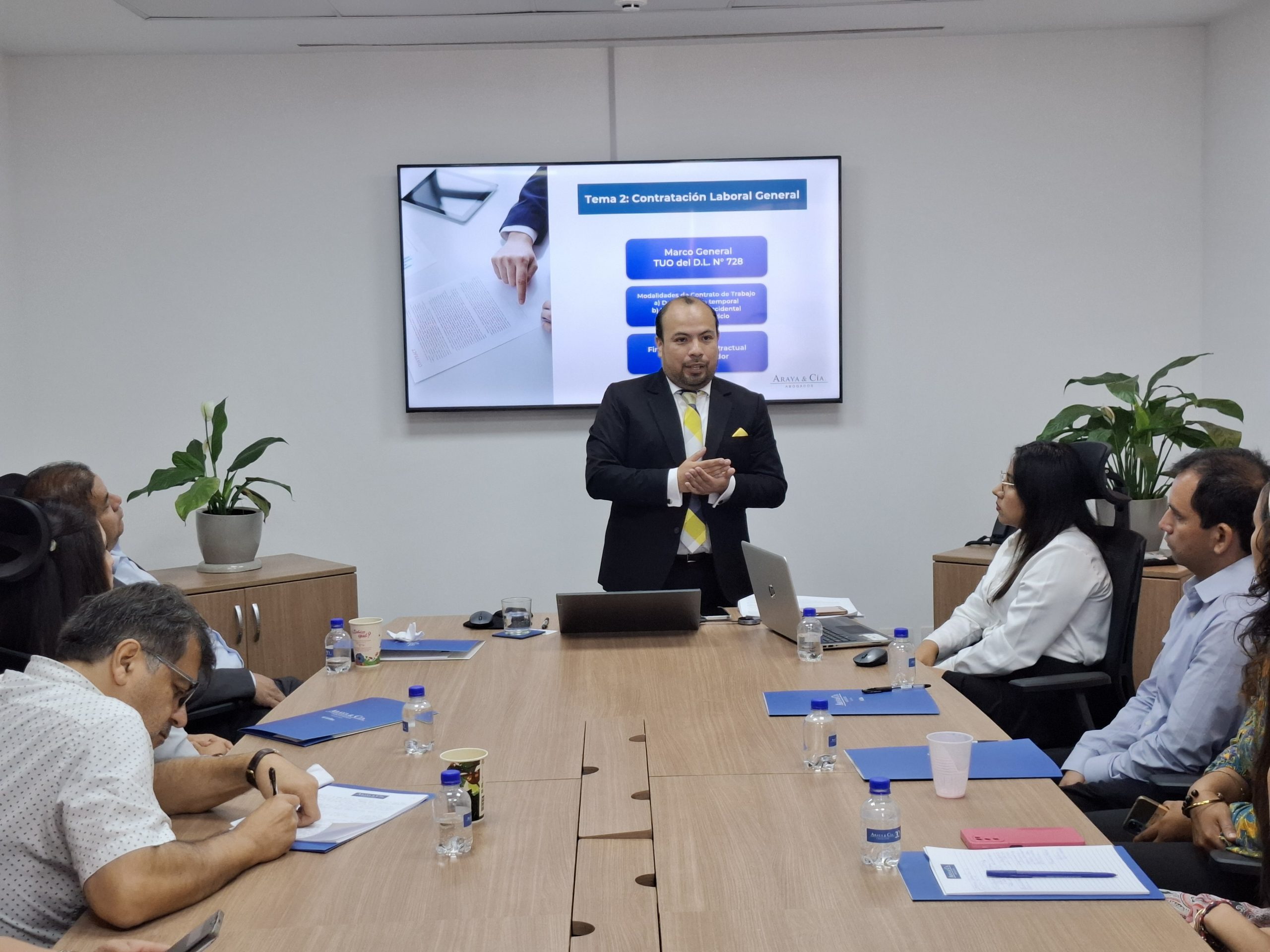 Araya & Cía. Abogados realizó con éxito el desayuno “Aspectos Legales y Corporativos para una Gestión Empresarial Exitosa»