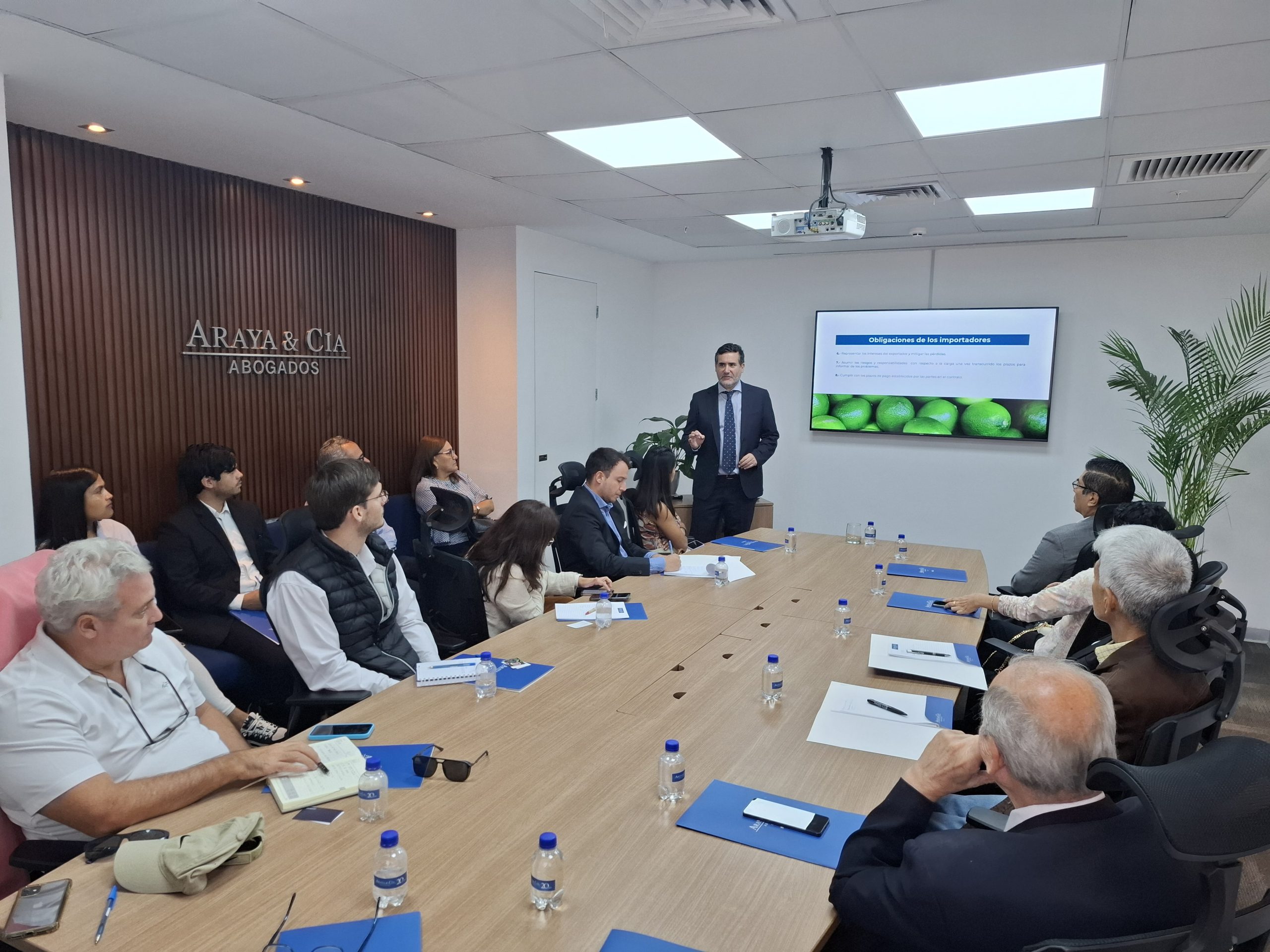 Araya & Cía. Abogados realizó con éxito el desayuno “Herramientas legales para proteger a los agroexportadores»