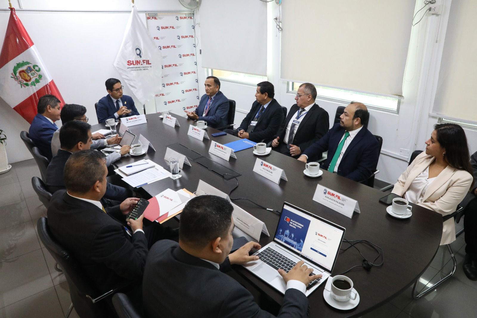 Araya & Cía. participa en la suscripción del acta de mesa de trabajo entre Sunafil y Adex