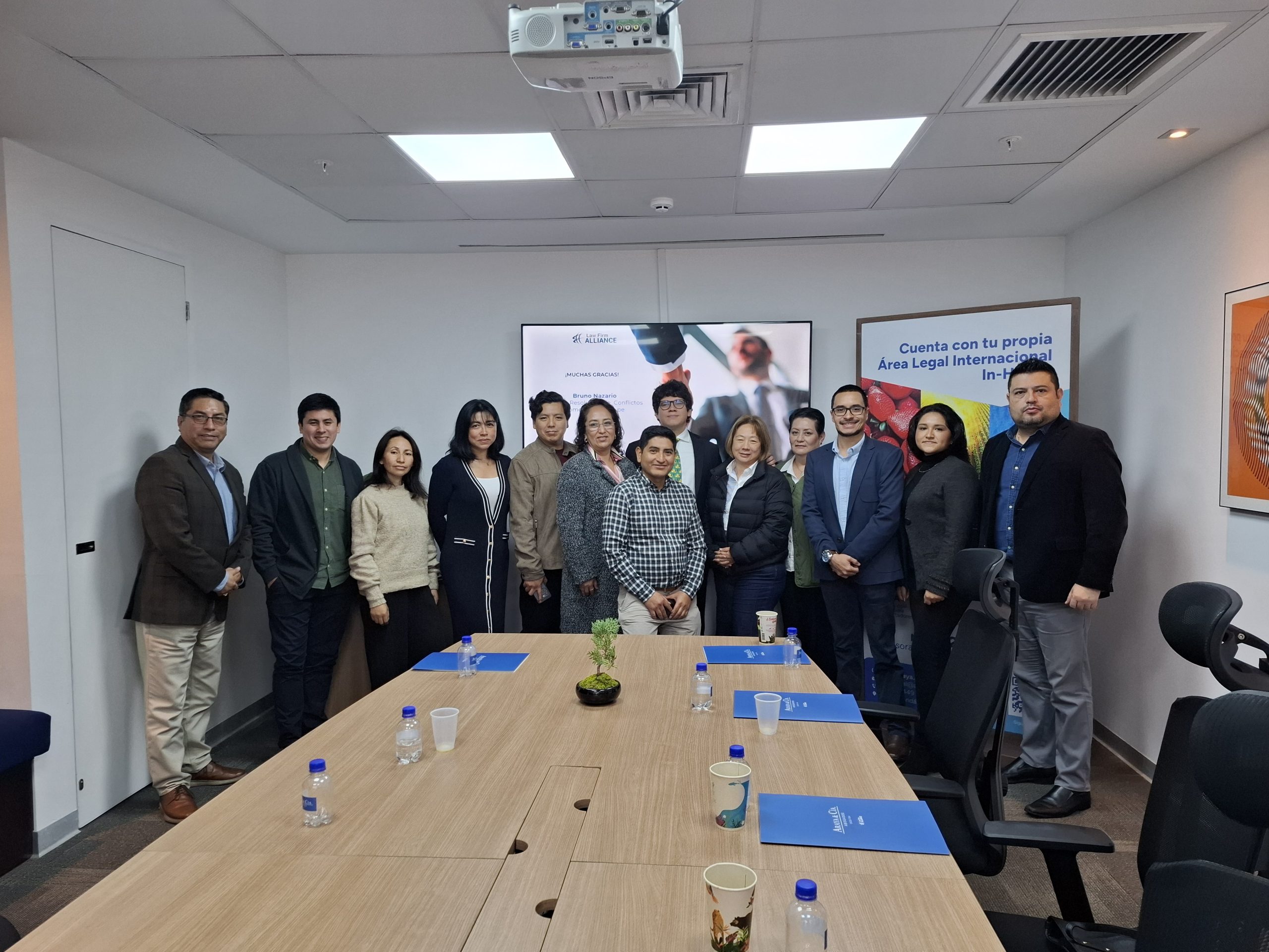 Araya & Cía. Abogados organiza desayuno para agroexportadores sobre reclamos en transporte marítimo