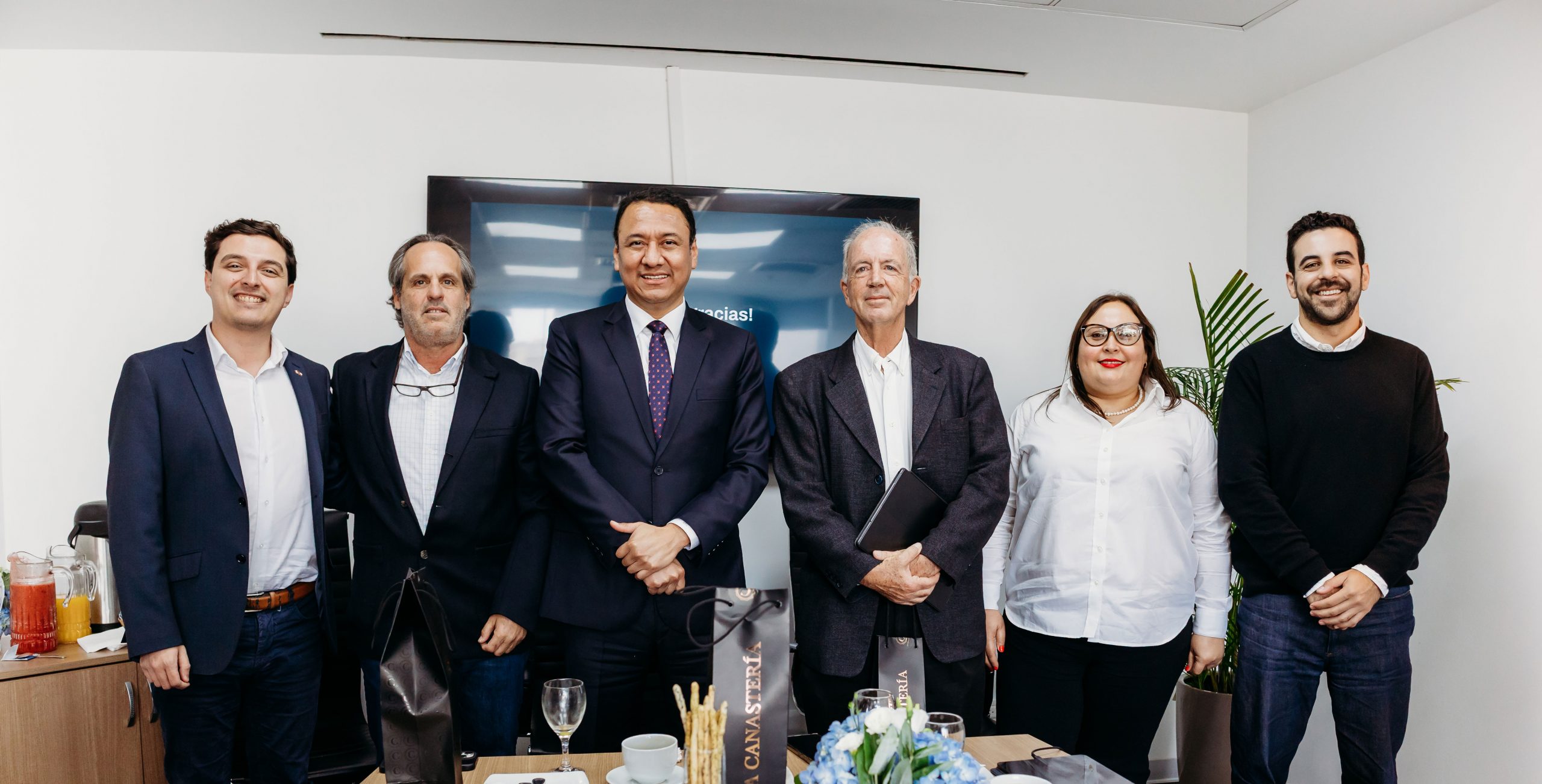 Araya & Cía. Abogados y Producepay organizaron desayuno con líderes del sector agroexportador para abordar el futuro de las agroexportaciones peruanas