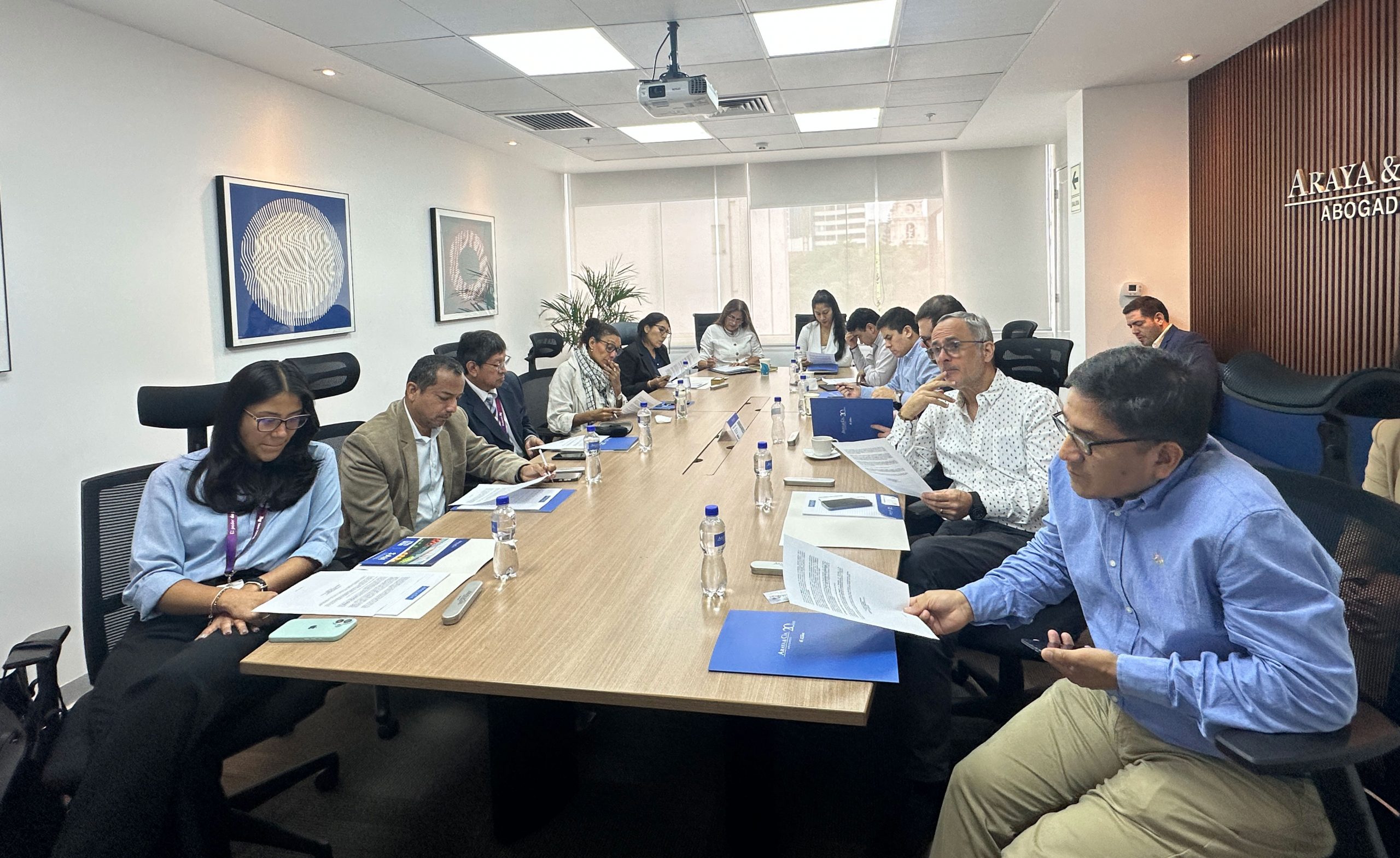 Araya & Cía. realizó desayuno corporativo sobre seguridad jurídica y recuperación de créditos en el sector agroexportador